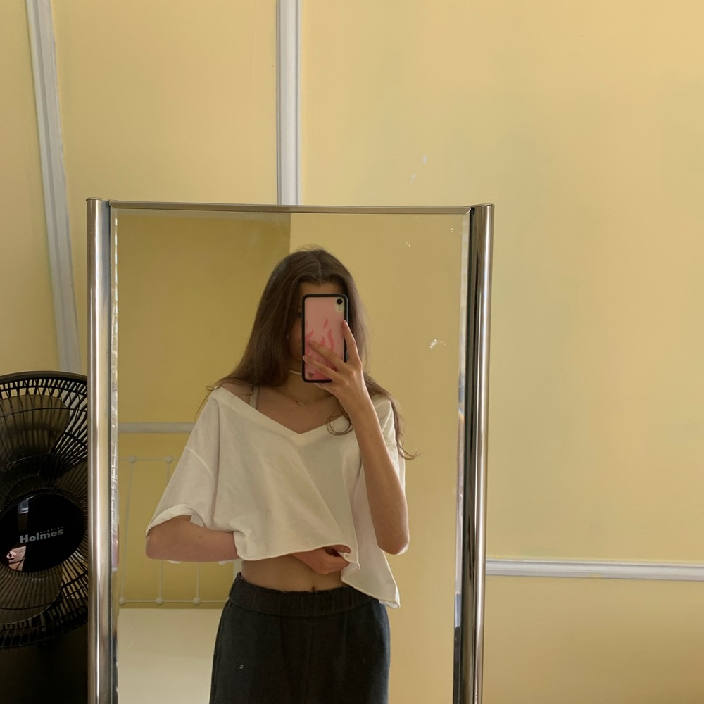 Basic white crop tee from urban outfitters!!